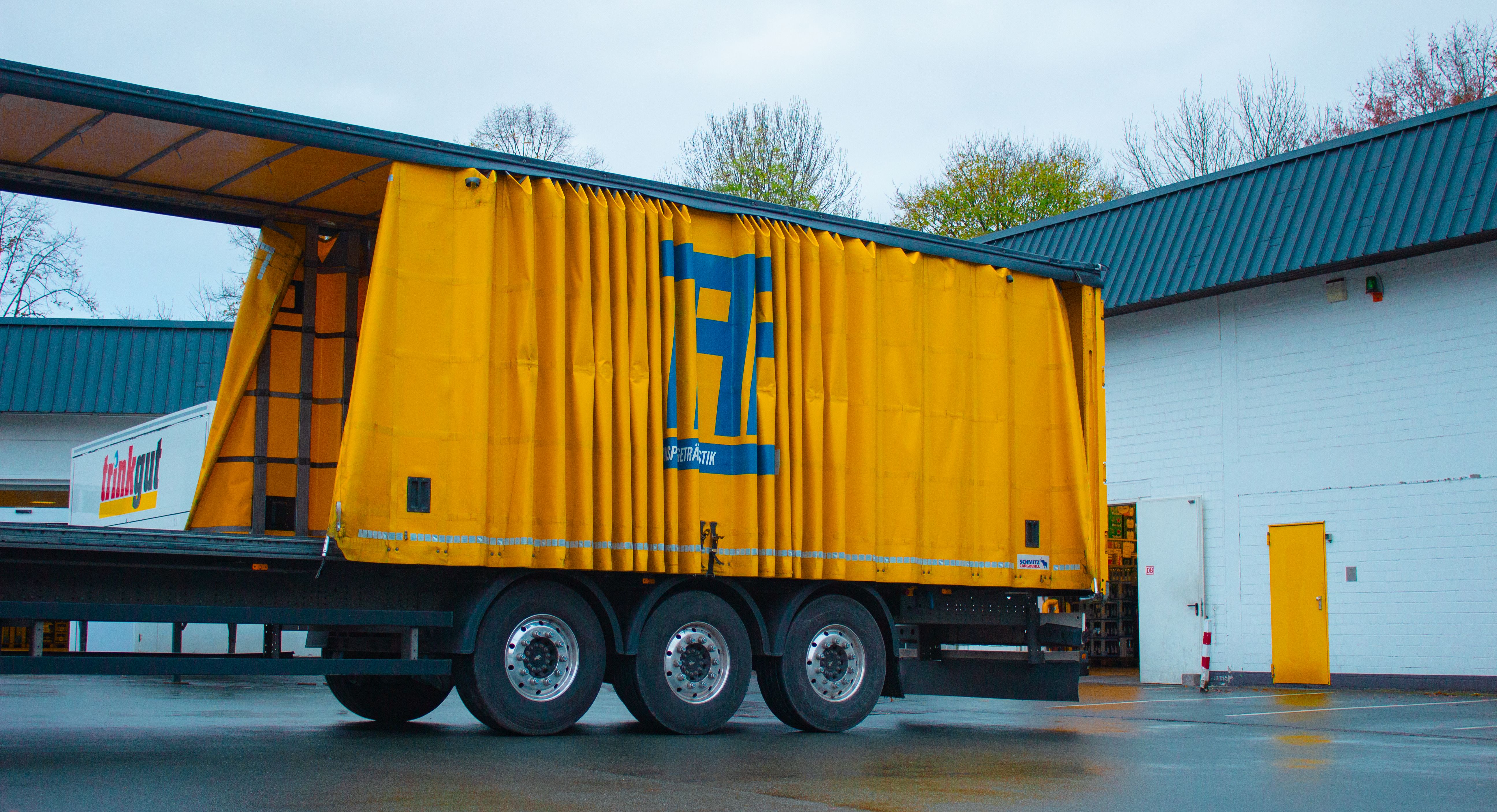 Dispatcher coordinating freight movement with a driver and shipper
